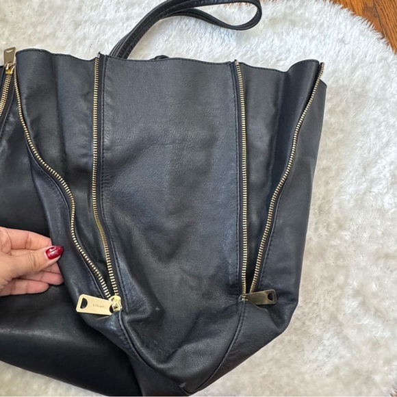 Celine Horizontal Zipper Gusset Cabas Black Lambskin Leather Totes Handbag - Picture 10 of 14